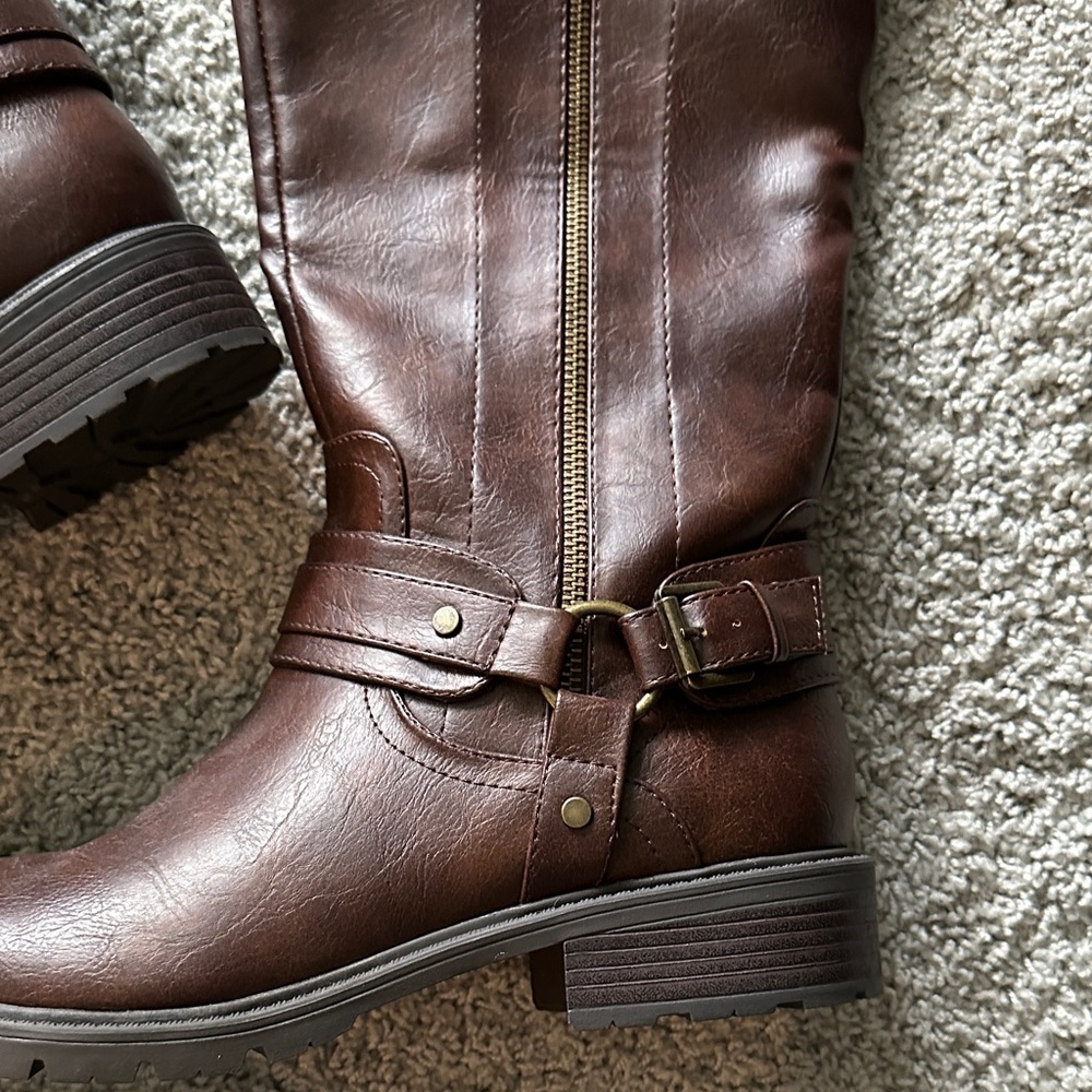 GBG Los Angeles Dark Brown Heeled Boots - Picture 4 of 4